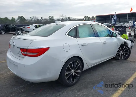 2017 Buick Verano Sport Touring z USA, uszkodzony, nr VIN 1G4PR5SK0H4109932